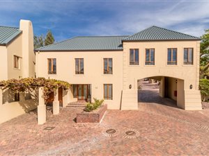 2 Bedroom House in Devonvale Golf & Wine Estate