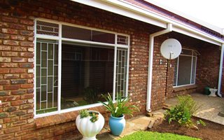 2 Bedroom Simplex in Potchefstroom Central