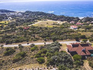 1140 m² Land available in Khamanga Bay