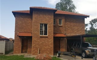 3 Bedroom Duplex in Geelhoutpark