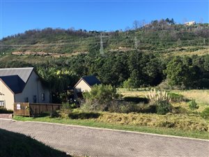 690 m² Land available in Green Pastures