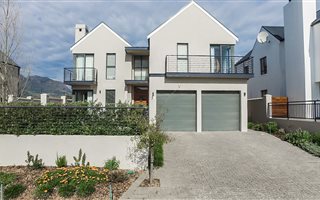3 Bedroom House in Jamestown