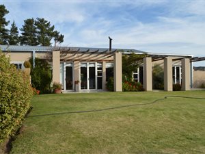 165 ha Farm in Uniondale