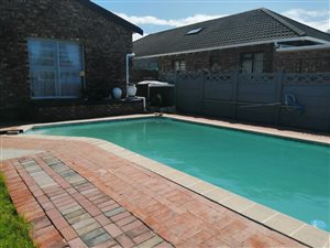 3 Bed House in Newton Park