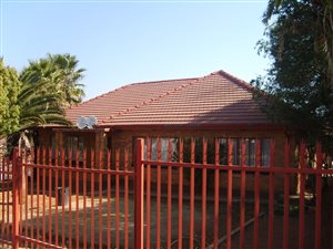 3 Bed House in Krugersdorp North