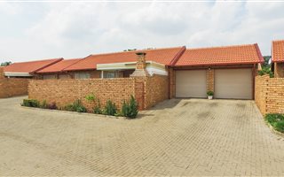 2 Bedroom Townhouse in Magalieskruin