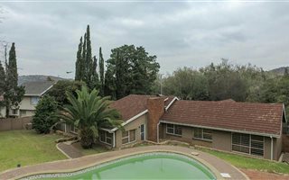 4 Bedroom House in Mondeor