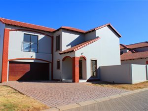 4 Bed House in Bartlett