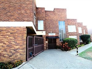 2 Bed Apartment in Rynfield