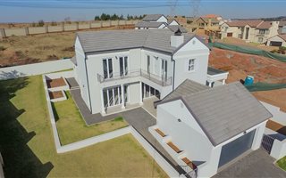 4 Bedroom House in Rietvlei Ridge Country Estate
