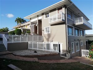11 Bed Apartment in Berea