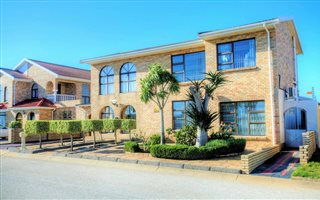 4 Bedroom House in Malabar