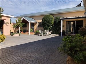 4 Bed House in Yzerfontein