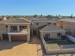 4 Bedroom House in Bluewater Bay
