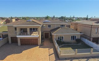 4 Bedroom House in Bluewater Bay