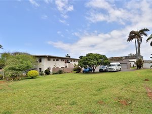 2 Bed Apartment in Umtentweni