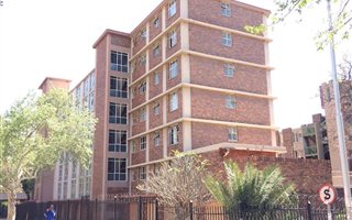 3 Bedroom Flat in Sunnyside