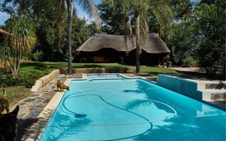 4 Bedroom House in Mnandi AH
