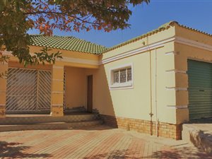 3 Bed House in Flora Park