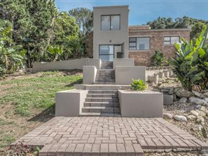 4 Bed House in Pari Park
