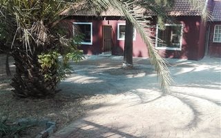 3 Bedroom Garden Cottage in President Park
