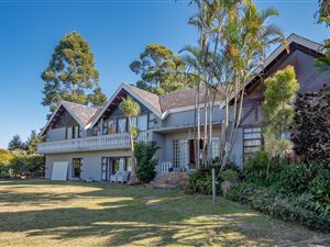 5 Bed House in Forest Hills