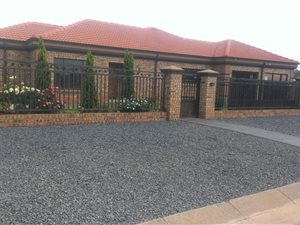 4 Bedroom House in Meyerton Park
