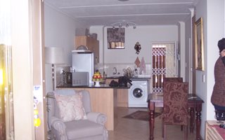 2 Bedroom Apartment in Willow Park Manor