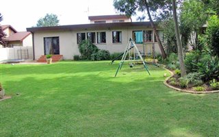 6 Bedroom House in Nimrod Park
