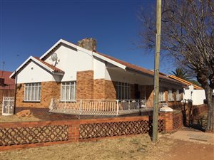 4 Bed House in Lenasia Central