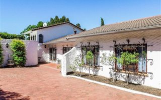 4 Bedroom House in Durbanville Hills