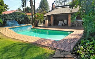 4 Bedroom House in Moregloed