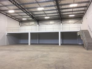 918 m² Industrial space in Cornubia