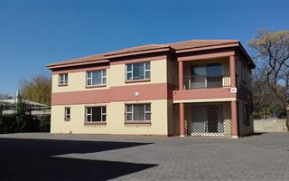200 m² Office Space in Three Rivers