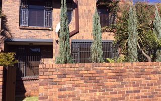 3 Bedroom Townhouse in Maroelana