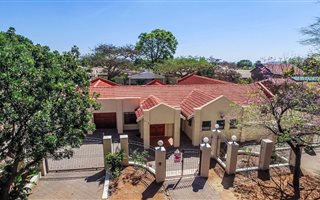 5 Bedroom House in Florauna