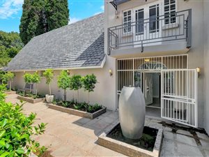 5 Bed House in Woodmead