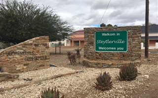 1542 m² Land available in Steytlerville