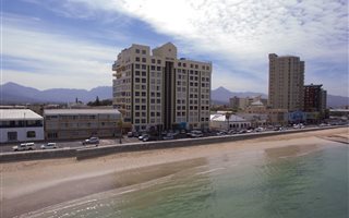 2 Bedroom Apartment in Beachroad