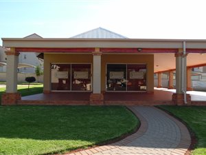 2 Bedroom Simplex in Silver Lakes
