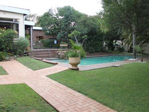 9 Bed House in Duxberry