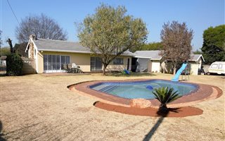 4 Bedroom House in Dalpark