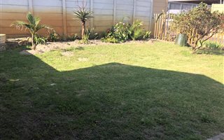 2 Bedroom House in Oakdene