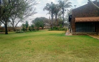 4 Bedroom House in Kameeldrift East