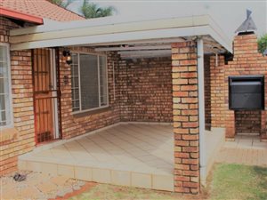 2 Bed Townhouse in Wierda Glen