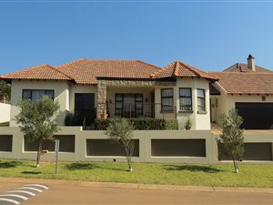 3 Bed House in Country View Estate