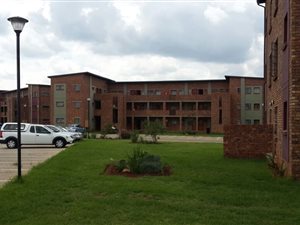 1 Bed Apartment in Daggafontein