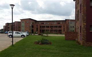 1 Bedroom Apartment in Daggafontein