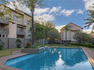 3 Bed Apartment in Paulshof
