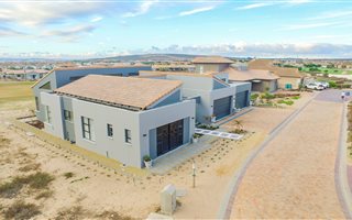 4 Bedroom House in Langebaan Country Estate